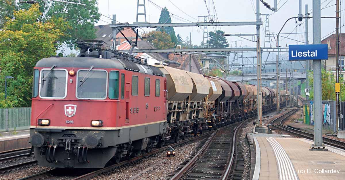 Train de fret en gare de Liestal